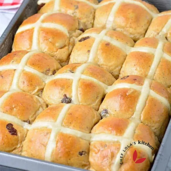 Classic Hot Cross Buns: A Homemade Easter Delight