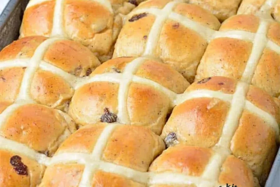 Classic Hot Cross Buns: A Homemade Easter Delight