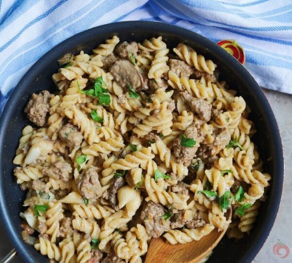 Creamy Cashew-Meat Sauce with Macaroni