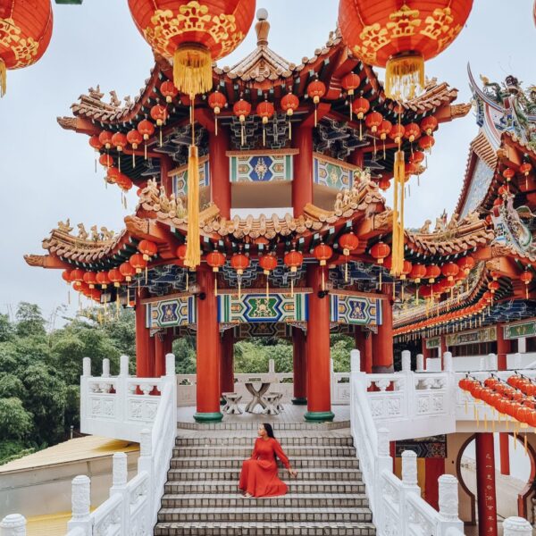 Easy Travel Guide: 9 Hassle