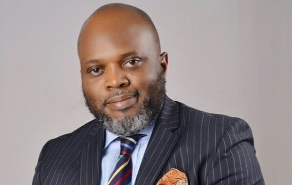 Woman Confronts Tinubu’s Aide Over Rising Crime and Cost of Living: “You Are Not Safe”