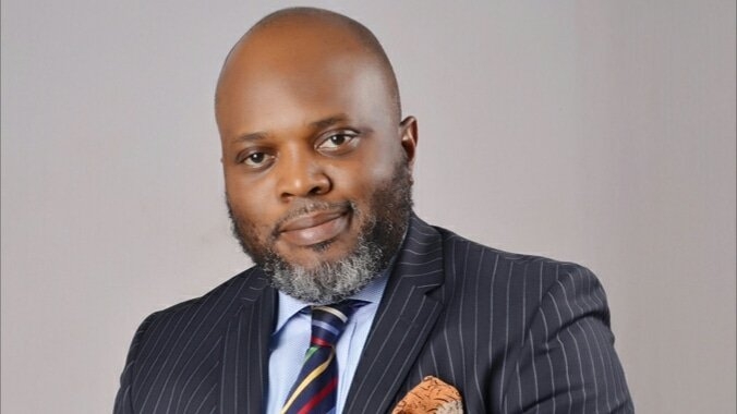 Woman Confronts Tinubu’s Aide Over Rising Crime and Cost of Living: “You Are Not Safe”